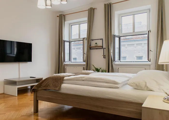 Apartamento Comfortable 2br Near Wiener Stadthalle Viena