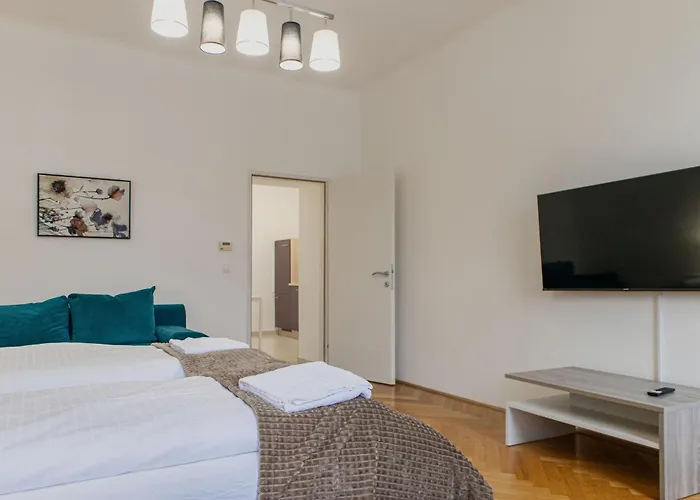 Comfortable 2br Near Wiener Stadthalle Viena