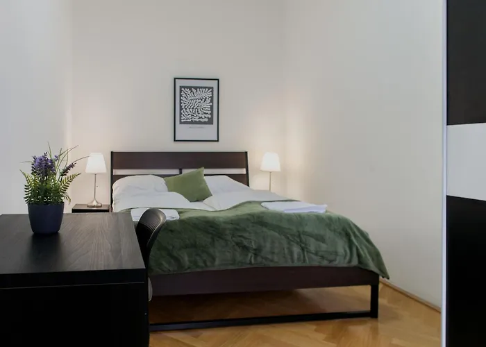 Comfortable 2br Near Wiener Stadthalle Viena