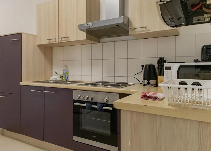 Apartamento Comfortable 2br Near Wiener Stadthalle Viena