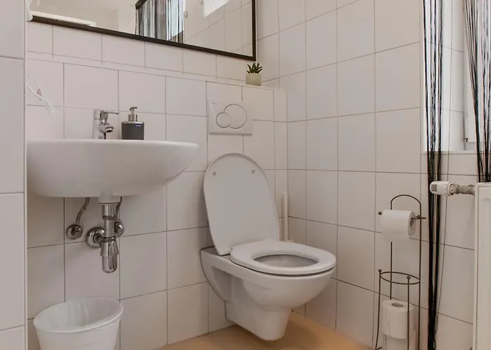 Comfortable 2br Near Wiener Stadthalle Apartamento *