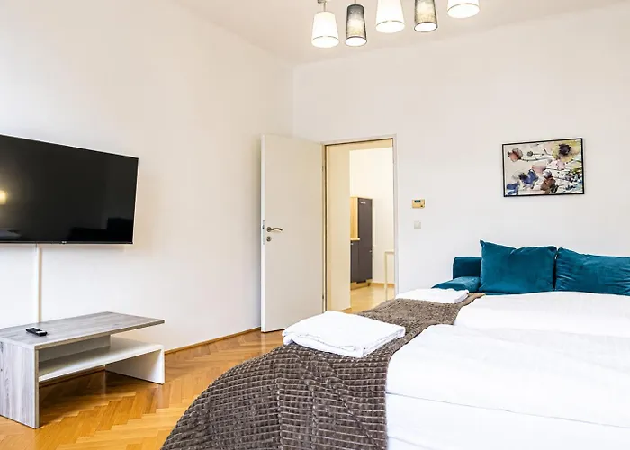 Comfortable 2br Near Wiener Stadthalle Viena