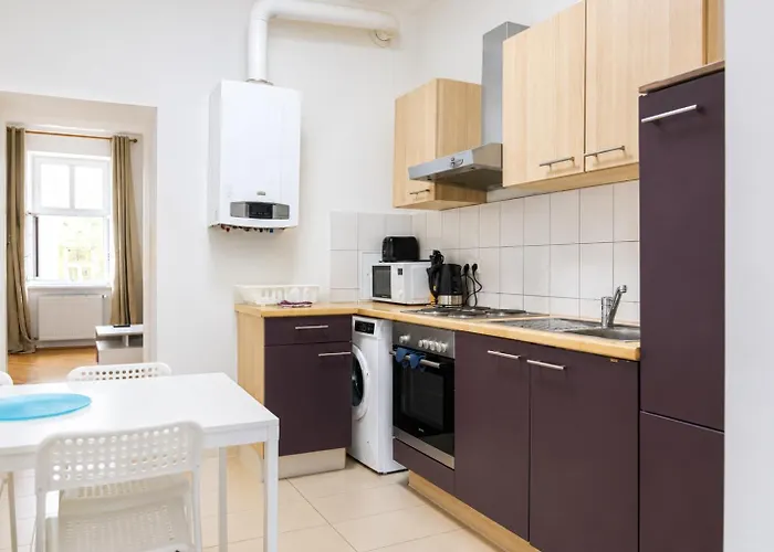 Comfortable 2br Near Wiener Stadthalle Apartamento