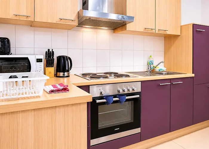 Comfortable 2br Near Wiener Stadthalle Apartamento *